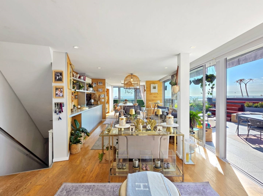 3 Bedroom Property for Sale in Sea Point Western Cape